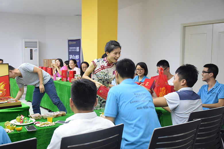 情暖中秋，愛在銳天！—2018銳天中秋節感恩活動